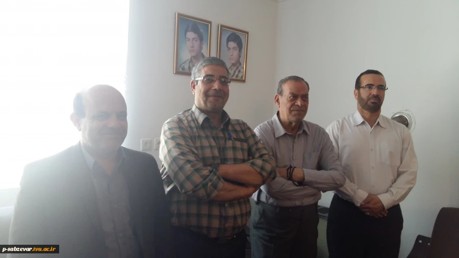 جلسه دیدار با یکی ازفرهیختگان فرهنگی بمناسبت هفته معلم