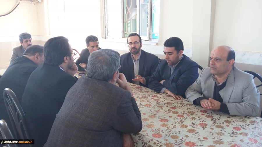بازدیدشهردارواعضای شورای اسلامی ازدانشکده فنی وحرفه ای امام خمینی (ره)