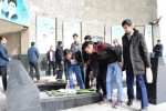 غبارروبی و اهداء شاخه گل به مزار شهدای گمنام توسط مسئولین ، کارکنان و دانشجویان به مناسبت دهه مبارکه فجر