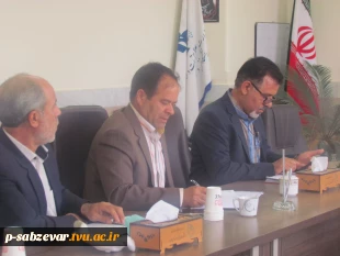 دیدار و گفتگوی روسای محترم دانشکده های فنی و حرفه ای و سازمان فنی و حرفه ای شهرستان سبزوار
 4