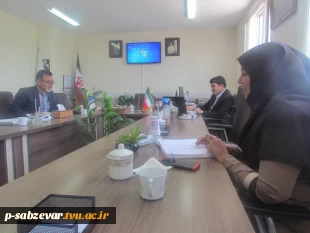 دیدار و گفتگوی روسای محترم دانشکده های فنی و حرفه ای و سازمان فنی و حرفه ای شهرستان سبزوار
 5