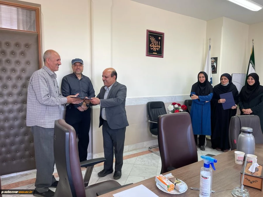 برگزاری جلسه تکریم و تجلیل از کارکنان نمونه دانشکده های فنی و حرفه ای سبزوار  7