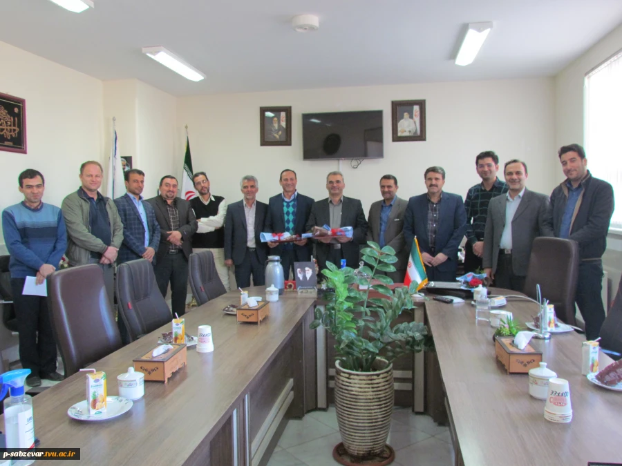 برگزاری مراسم تجلیل از بازنشستگان دانشکده های فنی و حرفه ای سبزوار  8