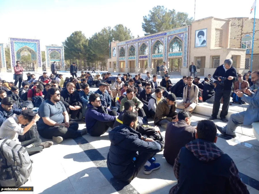 مراسم معنوی بدرقه و اعزام دانشجویان به اردوی راهیان نور برگزار شد
 2