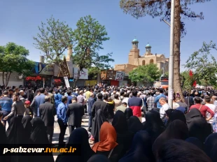 برگزاری مراسم تشییع و تدفین شهیدمدافع حریم حیا وعفت ، شهید غیرت باحضورخانواده های محترم شهدا و مردم شریف وشهیدپرور دیار سربداران وحضور ریاست ، کارکنان ،اساتید و دانشجویان دانشکده های فنی و حرفه ای سبزوار
 4
