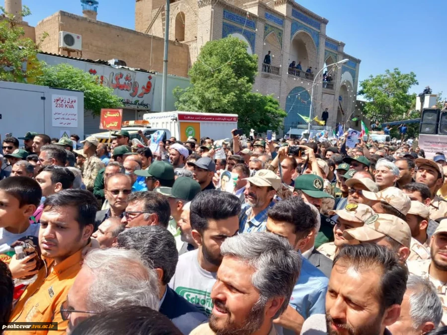 برگزاری مراسم تشییع و تدفین شهیدمدافع حریم حیا وعفت ، شهید غیرت باحضورخانواده های محترم شهدا و مردم شریف وشهیدپرور دیار سربداران وحضور ریاست ، کارکنان ،اساتید و دانشجویان دانشکده های فنی و حرفه ای سبزوار
 5