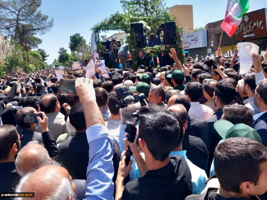 برگزاری مراسم تشییع و تدفین شهیدمدافع حریم حیا وعفت ، شهید غیرت باحضورخانواده های محترم شهدا و مردم شریف وشهیدپرور دیار سربداران وحضور ریاست ، کارکنان ،اساتید و دانشجویان دانشکده های فنی و حرفه ای سبزوار
 6