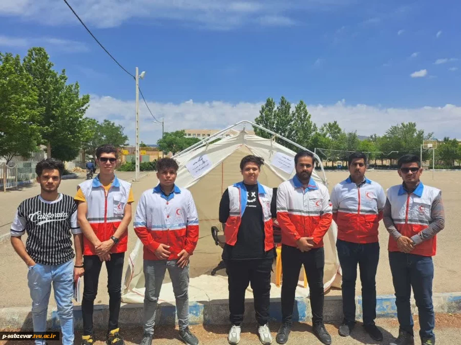 برپایی ایستگاه سلامت به مناسبت هفته جهانی صلیب سرخ و هلال احمر  4
