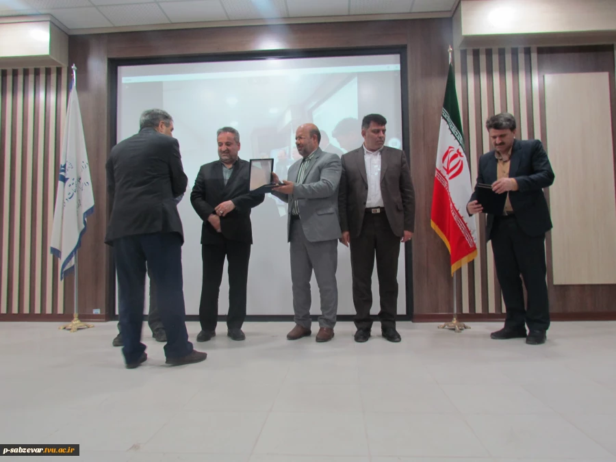 حضور معاونت محترم فرهنگی و دانشجویی دانشگاه فنی و حرفه ای جناب آقای دکتر جلیلی در دانشکده های فنی و حرفه ای سبزوار
 15حضور معاونت محترم فرهنگی و دانشجویی دانشگاه فنی و حرفه ای جناب آقای دکتر جلیلی در دانشکده های فنی و حرفه ای سبزوار
 17