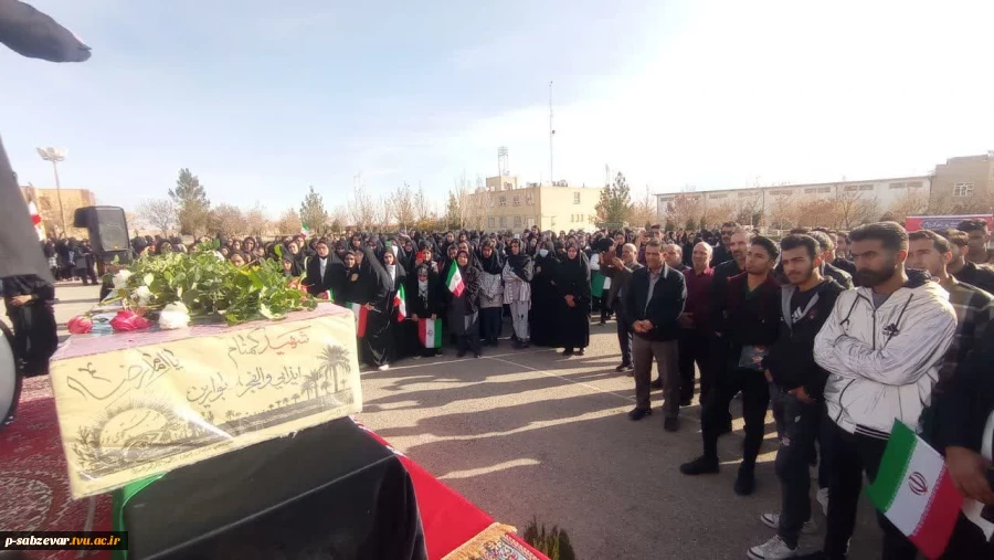 گزارش تصویری از مراسم وداع با شهید گمنام در آستانه سالروز شهادت حضرت فاطمه زهرا (س)
 3