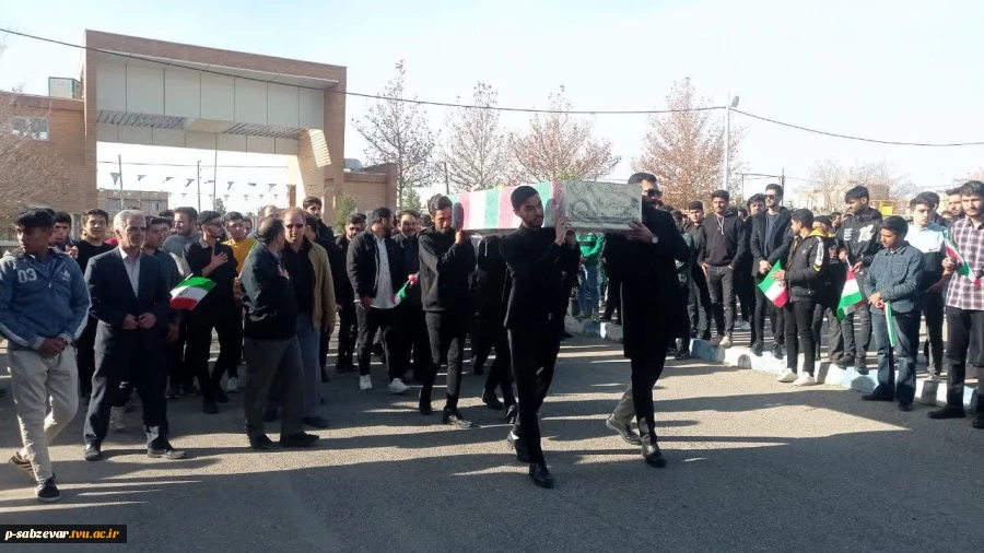 گزارش تصویری از مراسم وداع با شهید گمنام در آستانه سالروز شهادت حضرت فاطمه زهرا (س)
 7